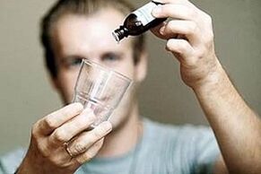 Medizinische Tropfen aus Alkoholismus